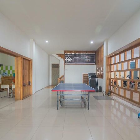 Reddoorz Near Gajah Mada Pontianak Hotel Exterior photo